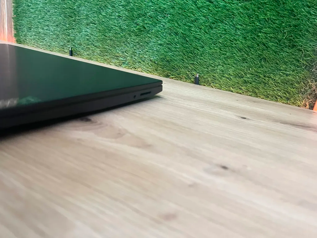 Lenovo notebook - 4