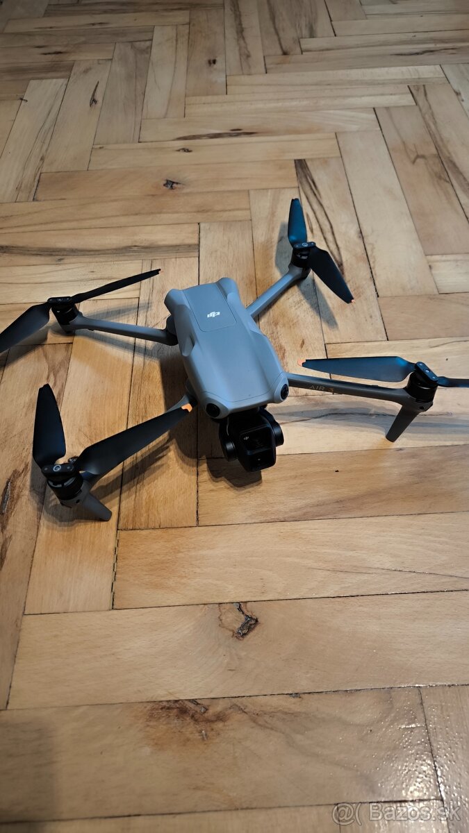 DJI AIR 3 Fly More Combo - 4