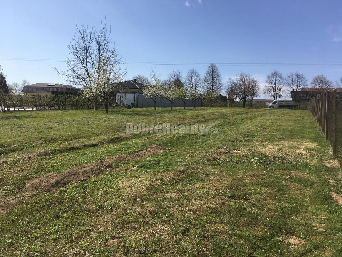 Dobré reality Vám ponúkajú na predaj stavebný pozemok v obci - 4