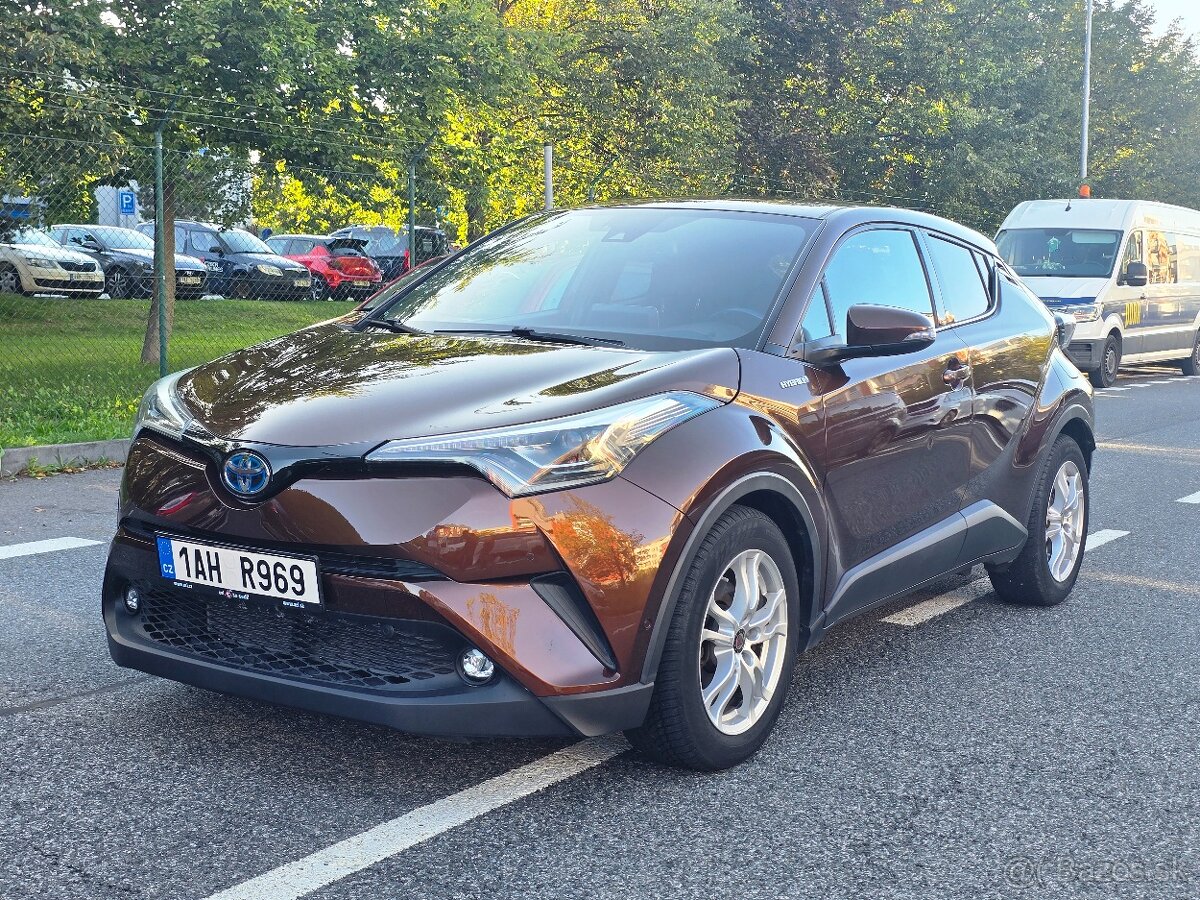 Toyota C-HR hybrid - 4