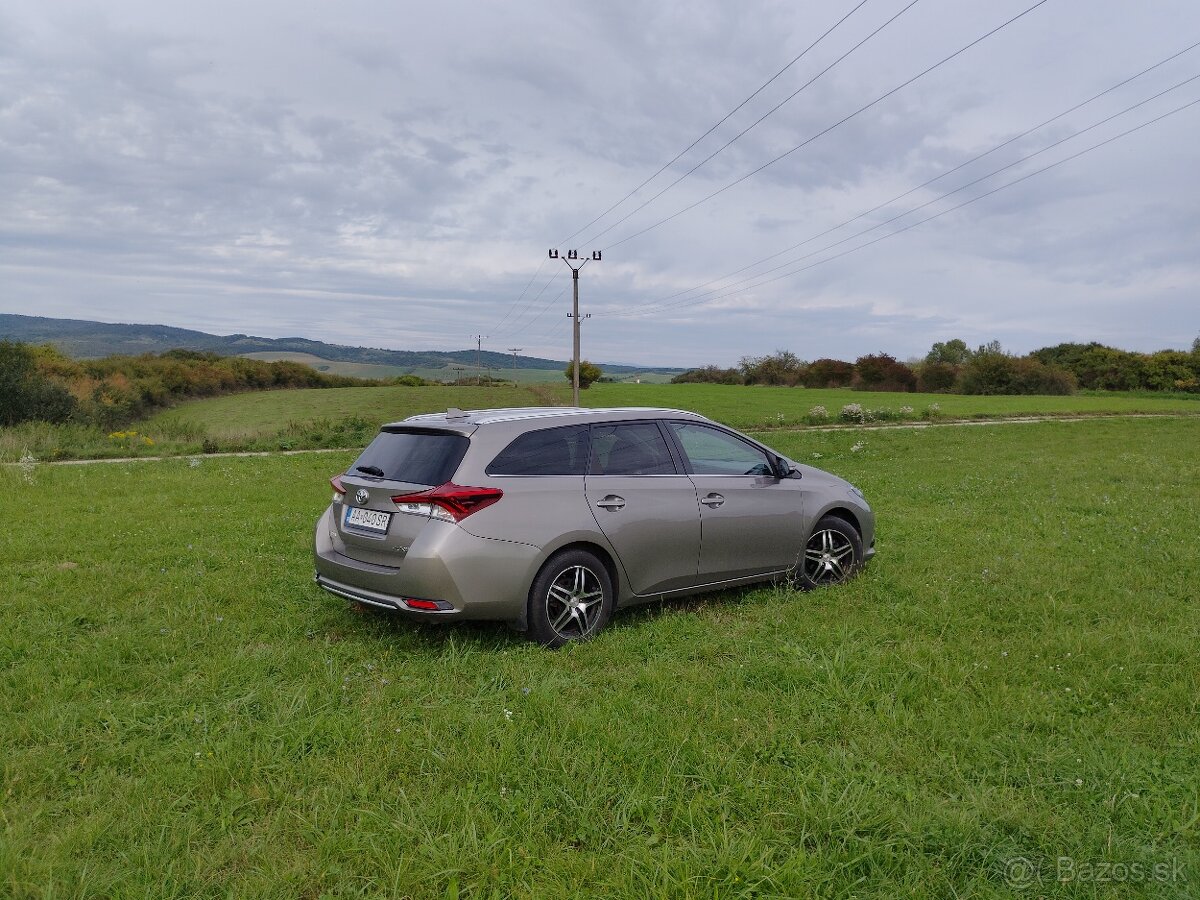 Toyota Auris Sport Touring - 4