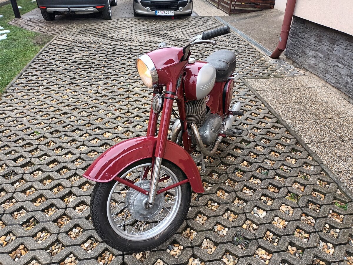 Jawa 250 - 4