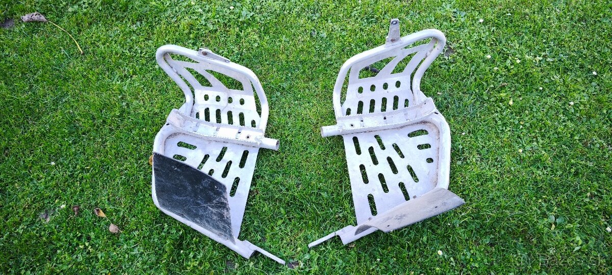 Can am renegade naslapy