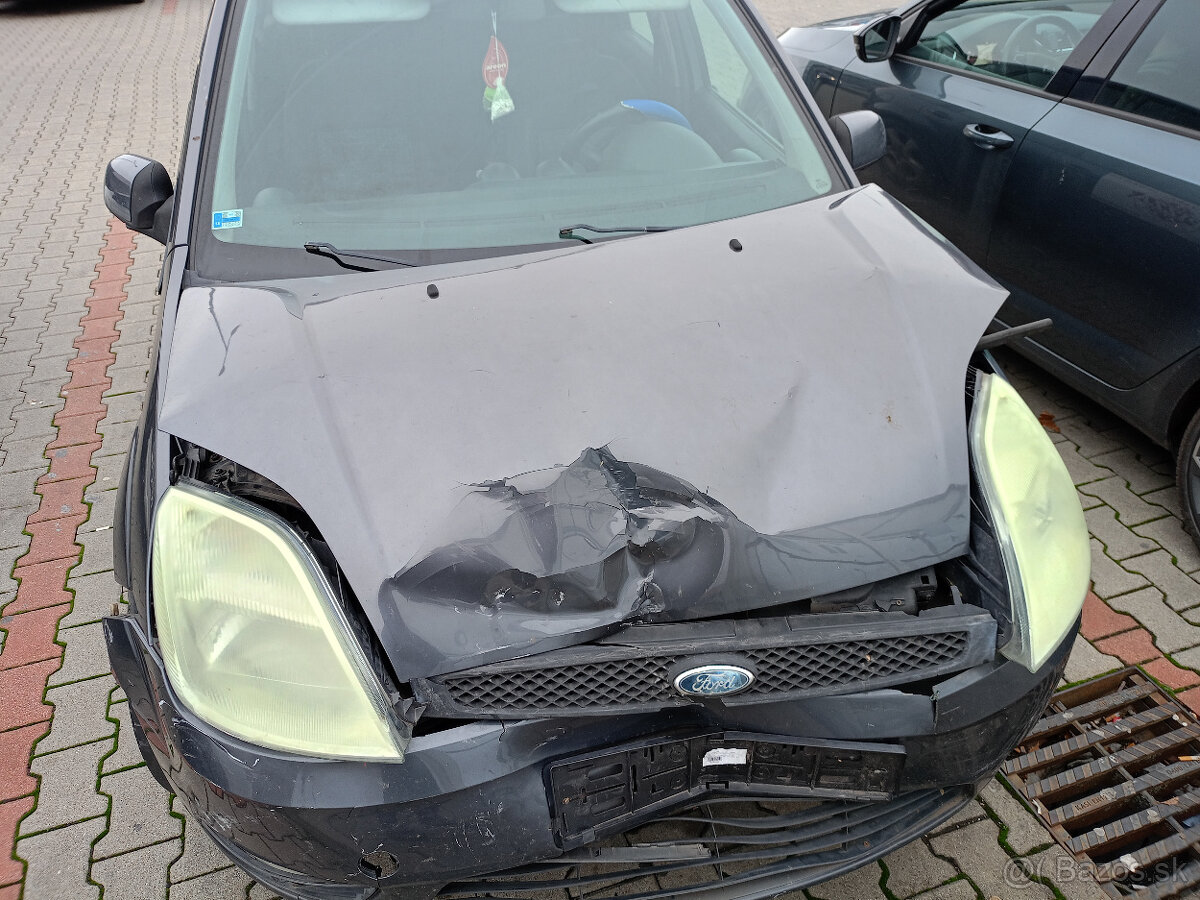 Predám Ford Fiesta 1,25 benzín - 4