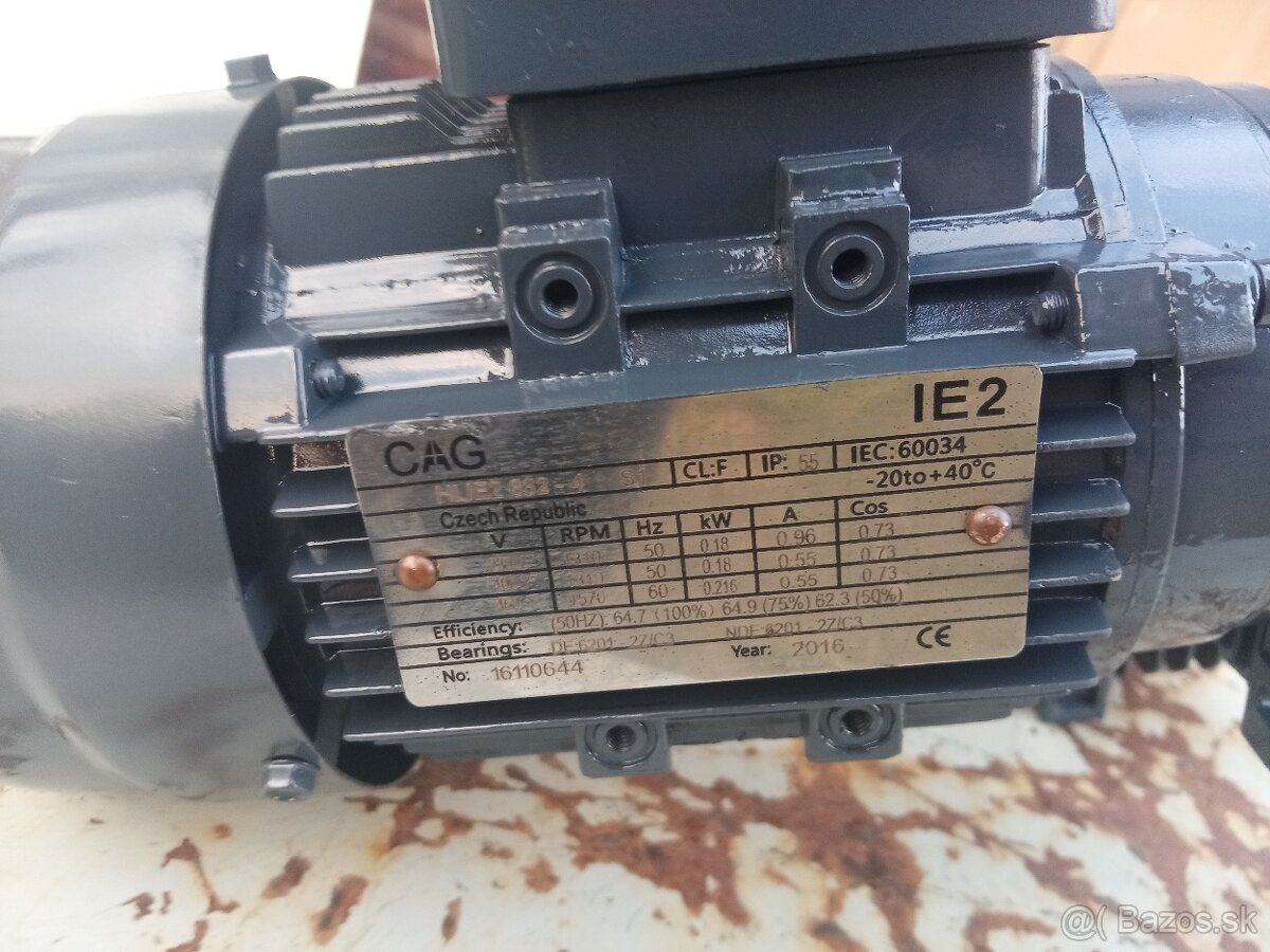 Snekova prevodovka s elektromotorom 0,18kW - 4