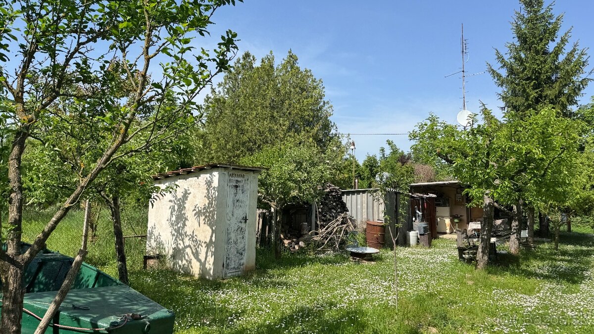 Predám chatu a pozemok Hamušad - 4