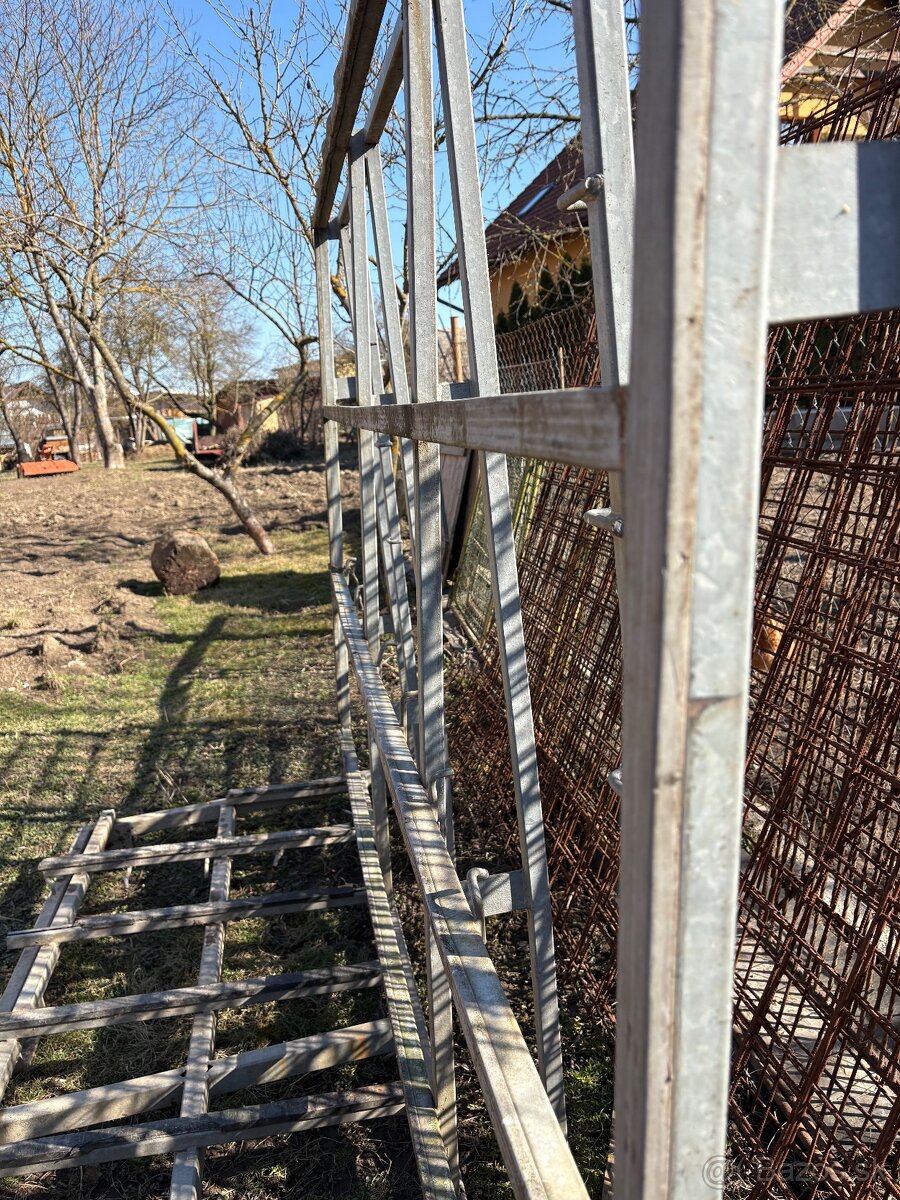 Stojan na okná alebo drevotriesku - 4