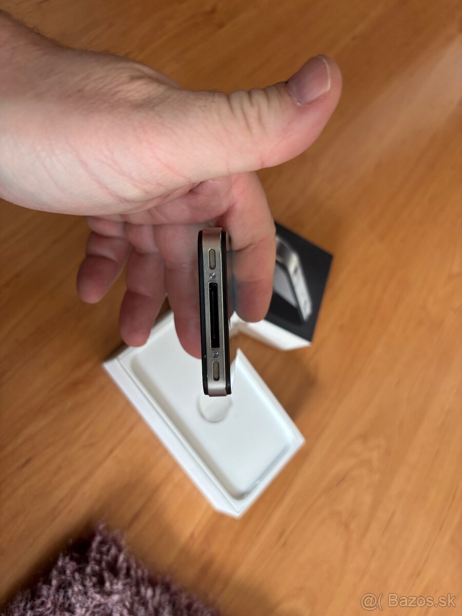 iPhone 4 - 4