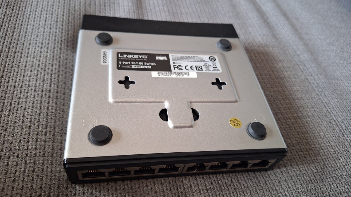 Linksys SD208, 8-Port 10/100 Switch - 4