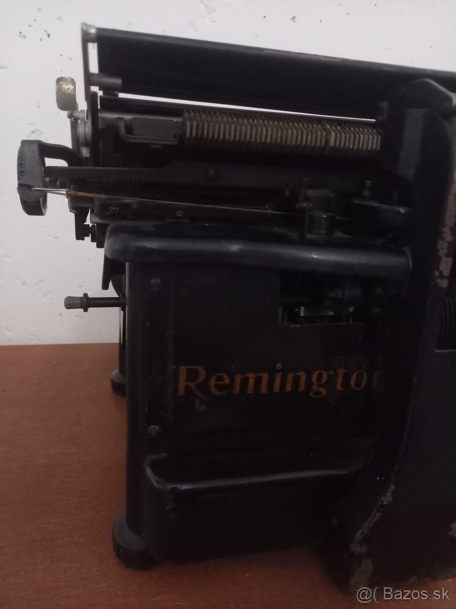 Pisací stroj REMINGTON - 4