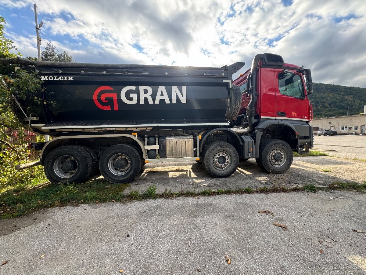 Mercedes Arocs 8x6 - 4