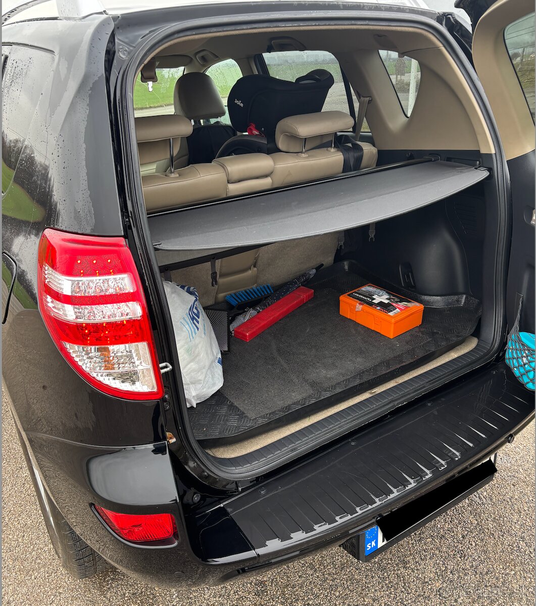 Toyota RAV4, 2009, 4x4 benzín automat - 4