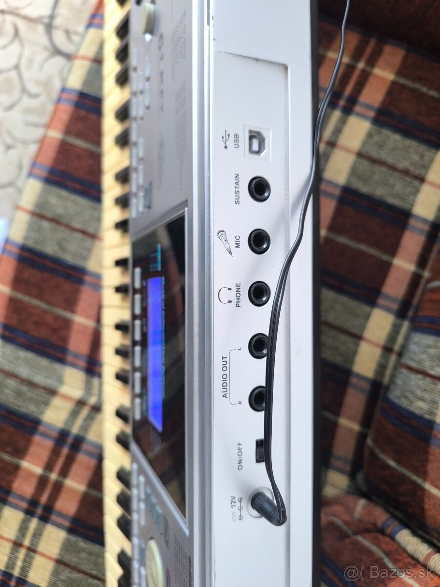 Elektronický keyboard - 4