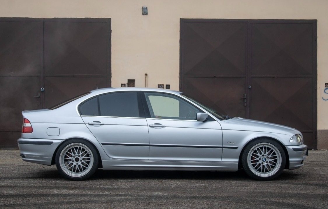 BMW 328i E46 2.8i 142 kW - 4