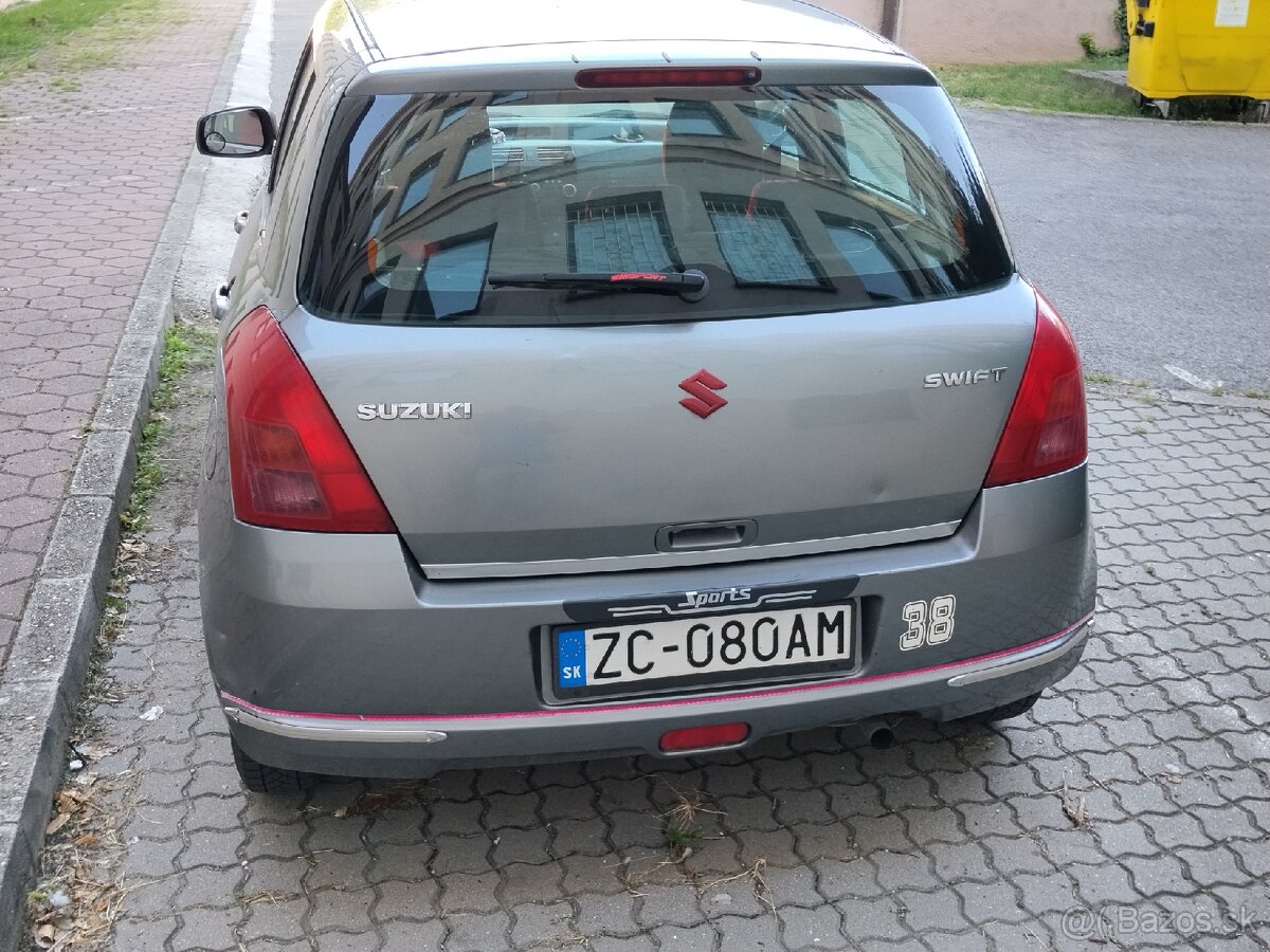 Suzuki Swift - 4