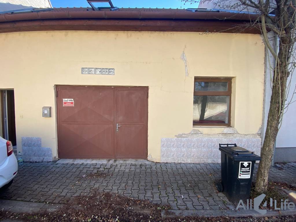 Garáž na Partizánskej ul. + miestnosť a WC - 4