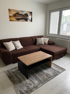 Prenajmem 2-izbový byt s parkovaním na Halalovke - 4