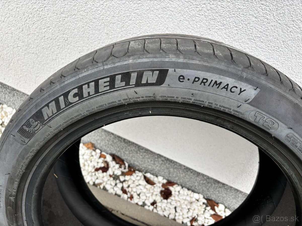 235/45 R18 Michelin - 4