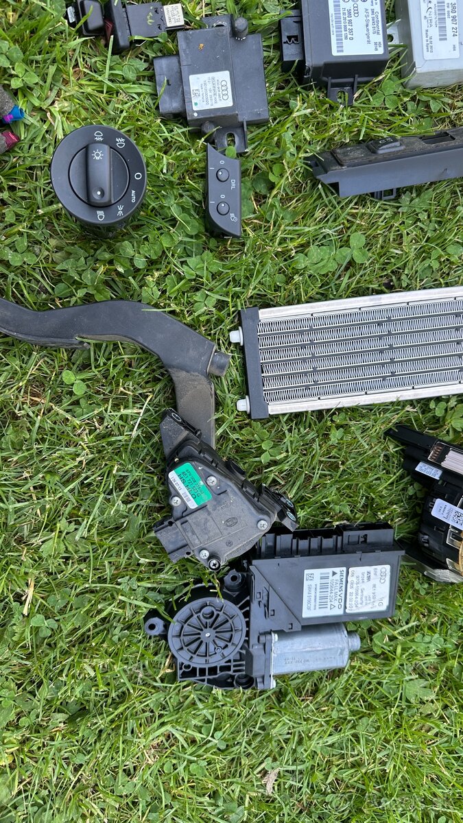 Riadiace jednotky na audi a4 b6 b7 seat exeo st - 4