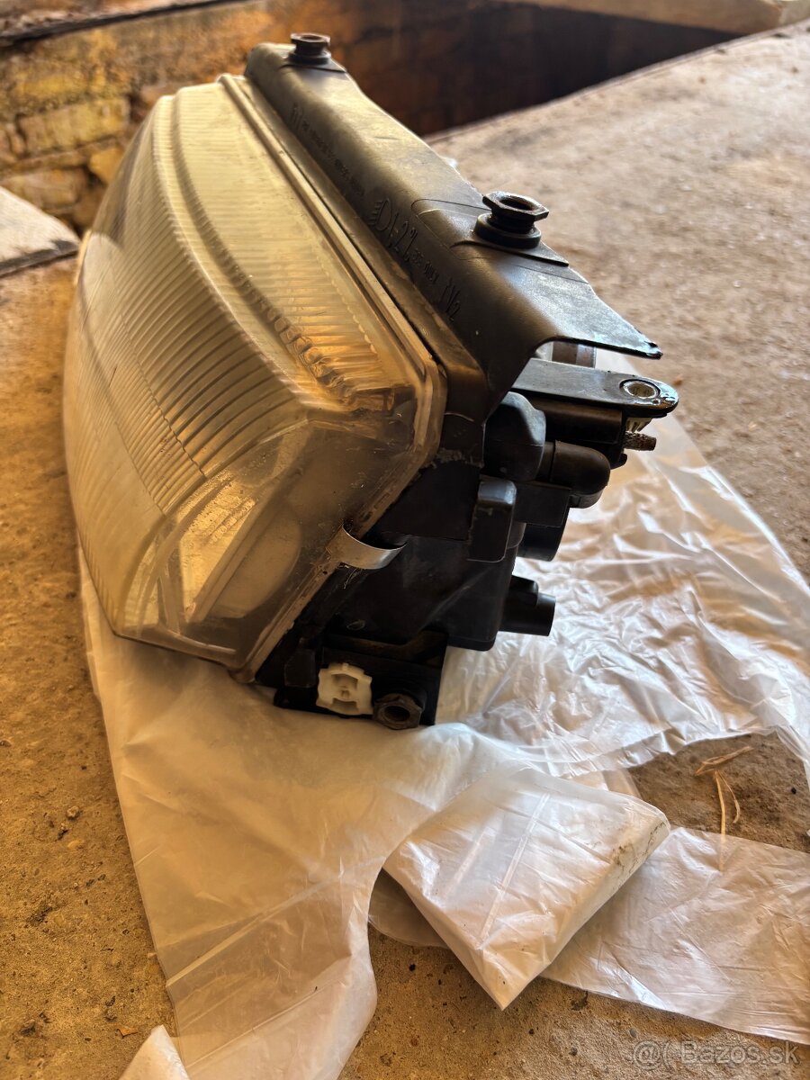 Predné halogénové svetlá VW Passat B5 - 4