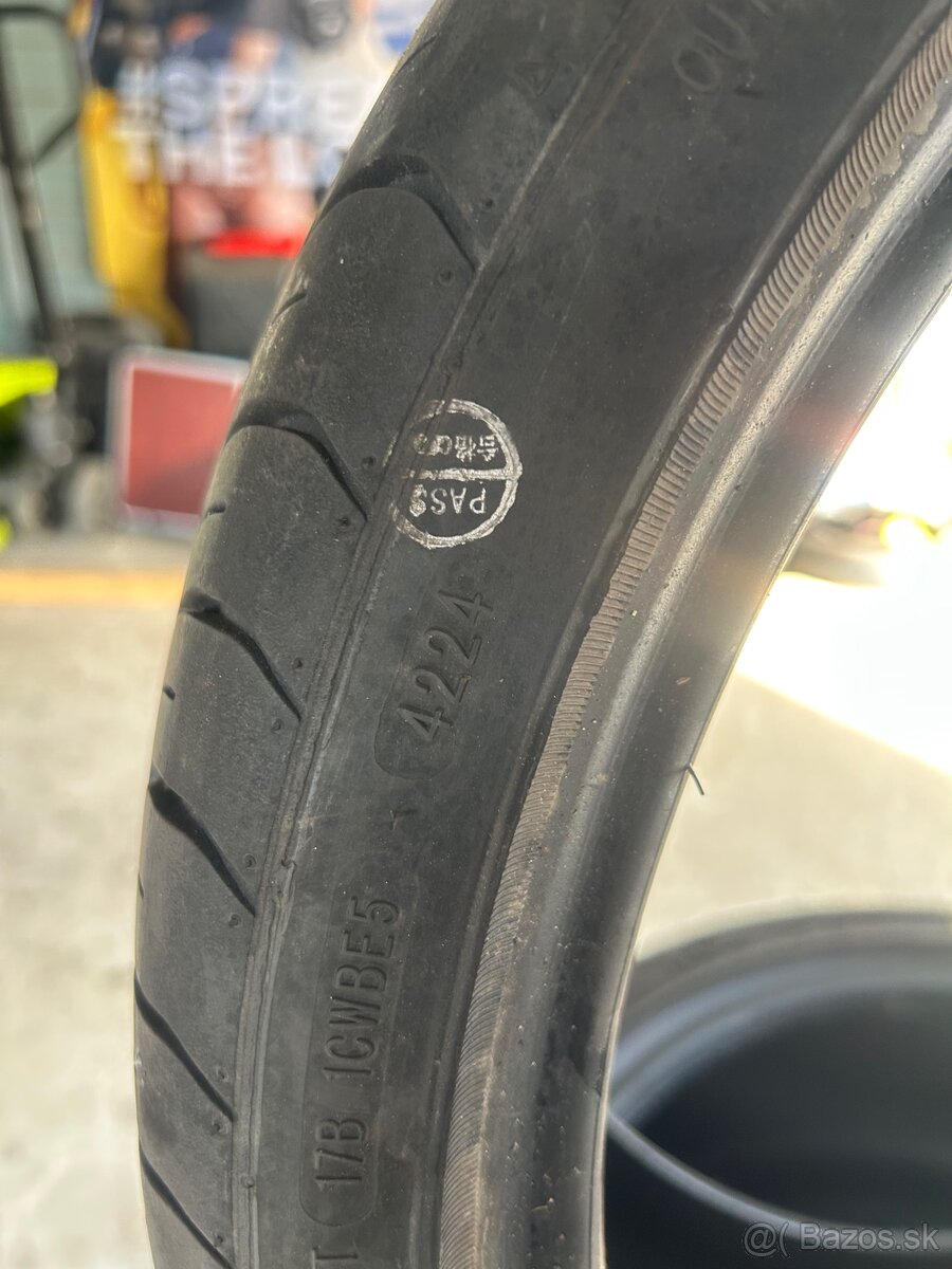 235/35 r19 - 4