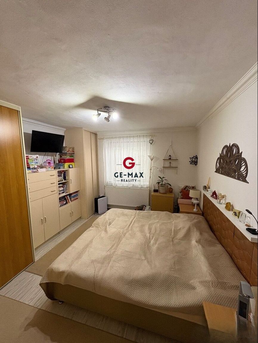 Na predaj: 2,5-izbový tehlový byt – Komenského ulica, Trebi - 4