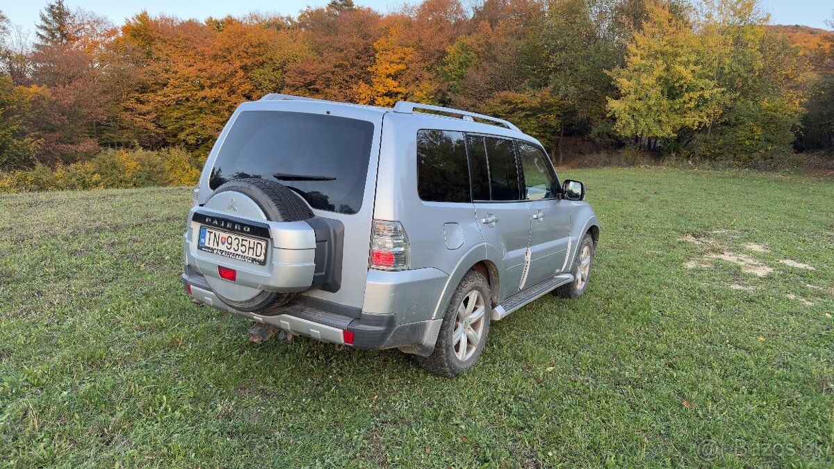 Mitsubishi Pajero - 4