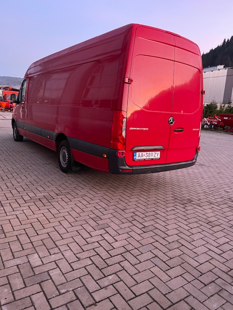 Mercedes-Benz Sprinter - 4