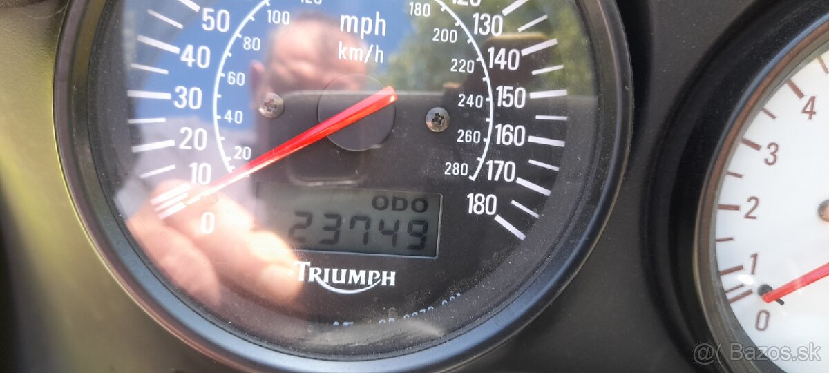 Triumph sprint 955i - 4