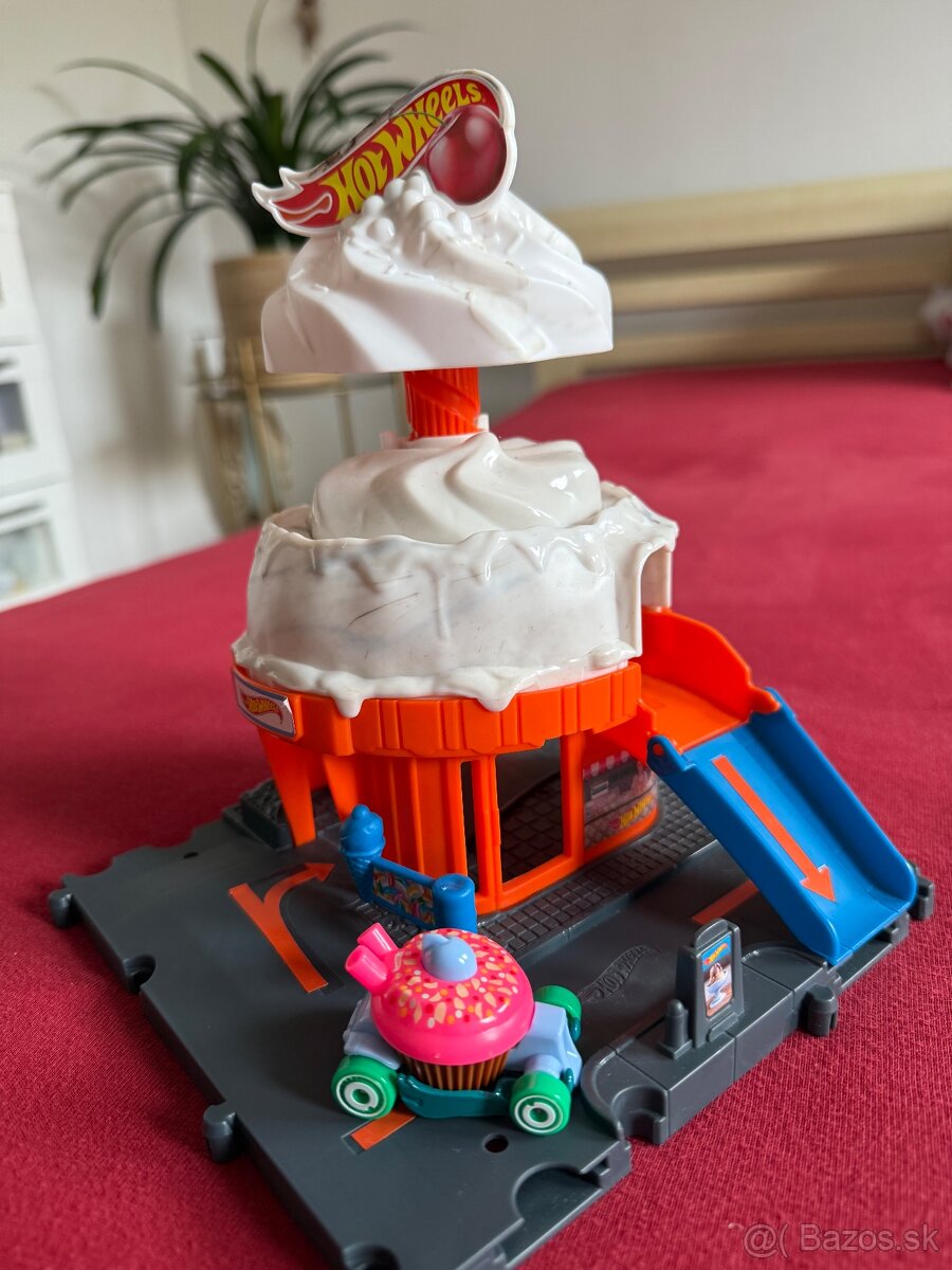 Hot wheels - mini garaz a auticko - 4