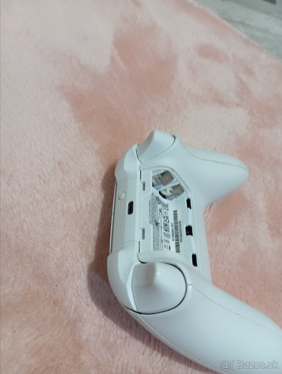 Xbox series ovládač - 4