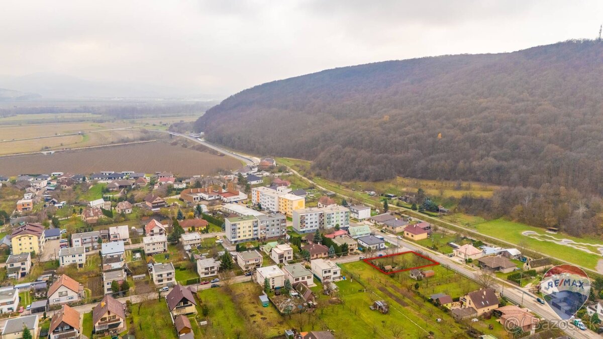 na predaj pozemok Trenčianske Bohuslavice 698m2 - 4