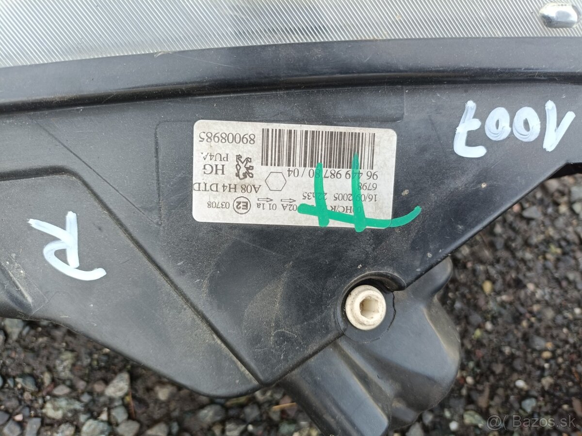 Predné svetla Peugeot 1007 - 4