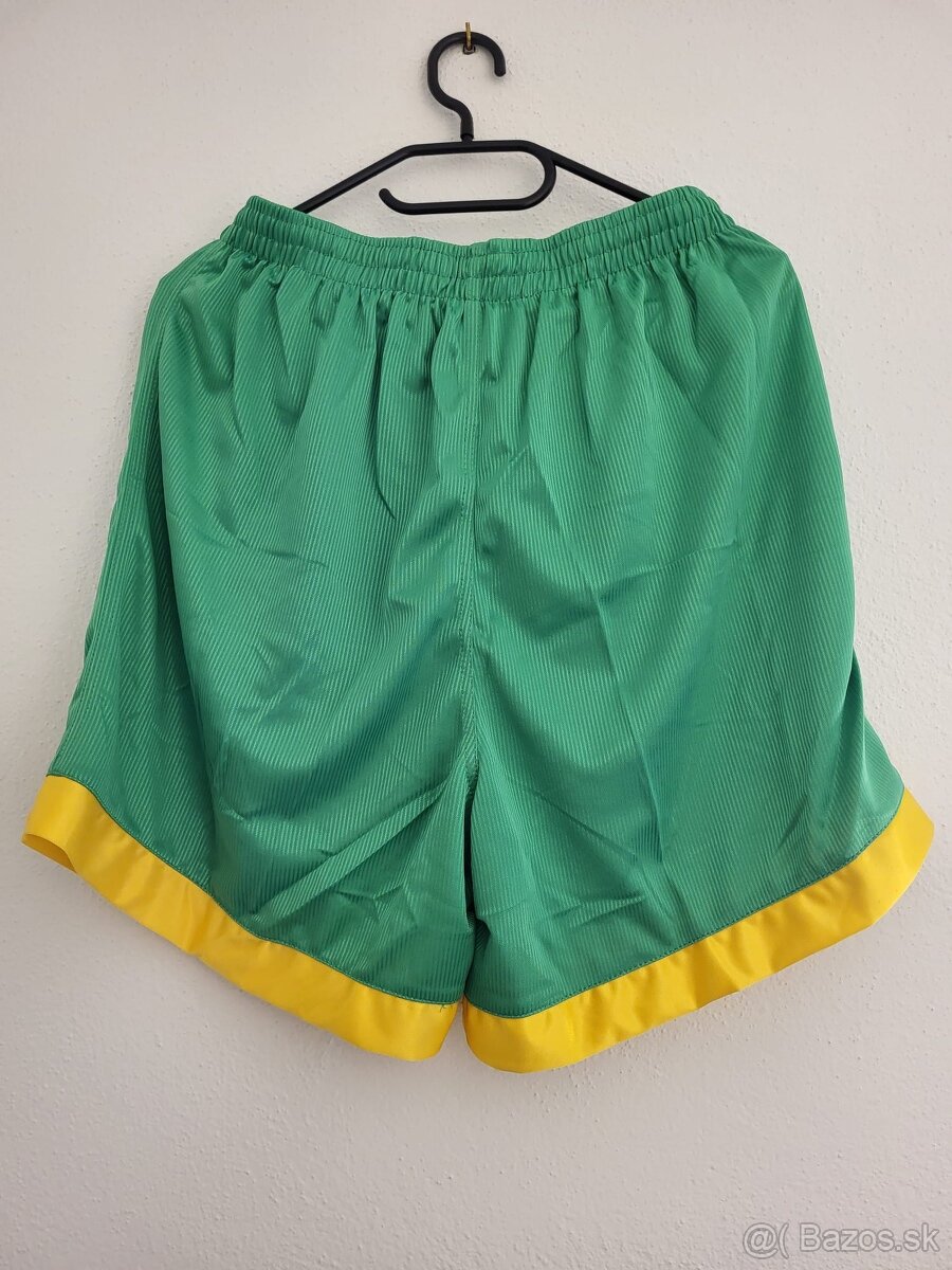 Predám futbalový set - dres + šortky - 4