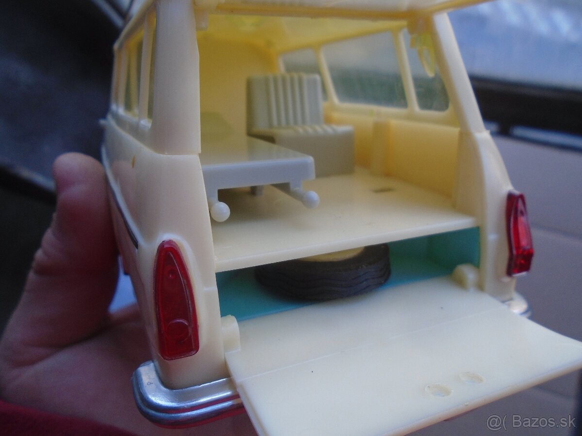 Stará Hračka škoda 1203 KDN - 4