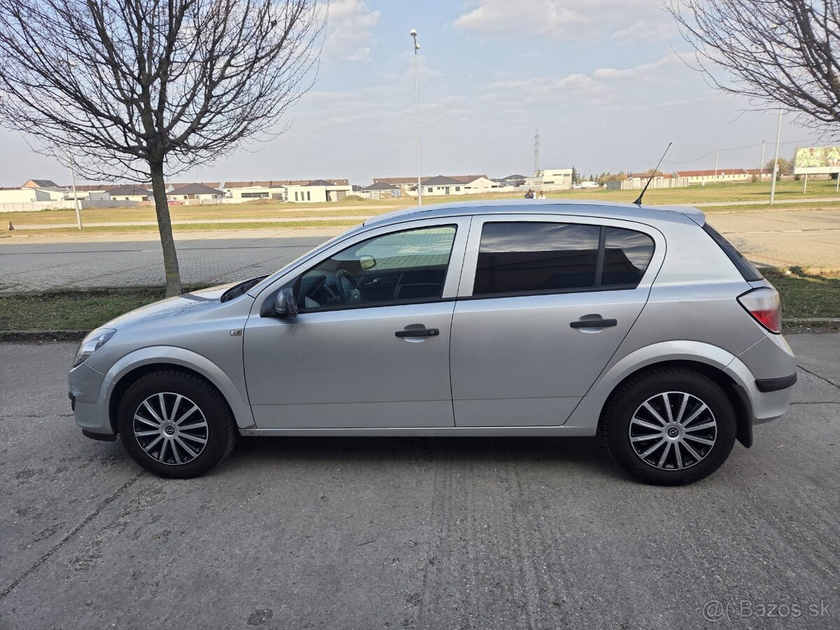 Opel Astra H 1.4 16V 60kw - 4