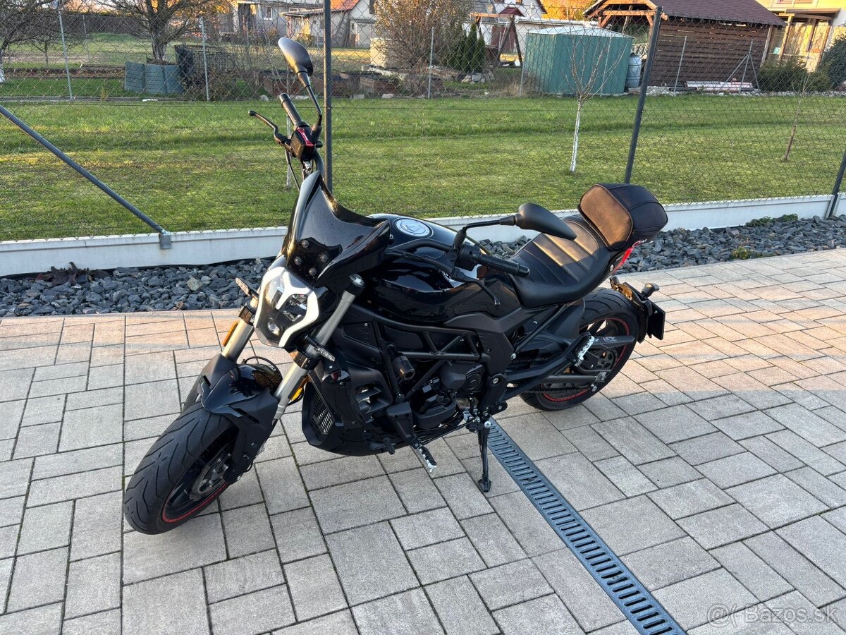 Benelli 502C Cruiser - 4