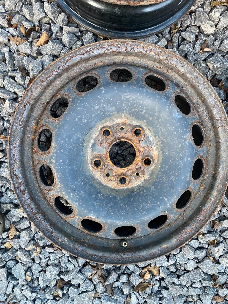 Predám kolesa plechové disky 4ks 5x112 R16 - 4