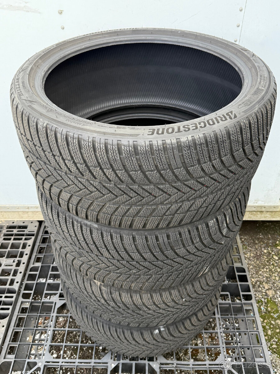 PREDÁM 4 kusy zimné pneumatiky BRIDGESTONE 275/35 R21 103V - 4