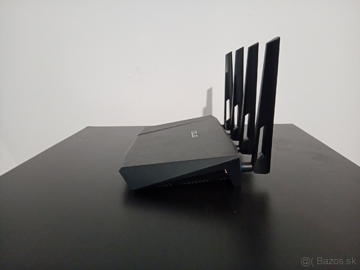 Asus RT-AC87 Dual-band Wireless-AC2400 Gigabit Router - 4