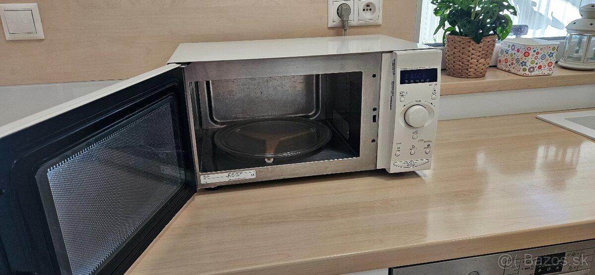 Mikrovlnka Whirlpool - 4