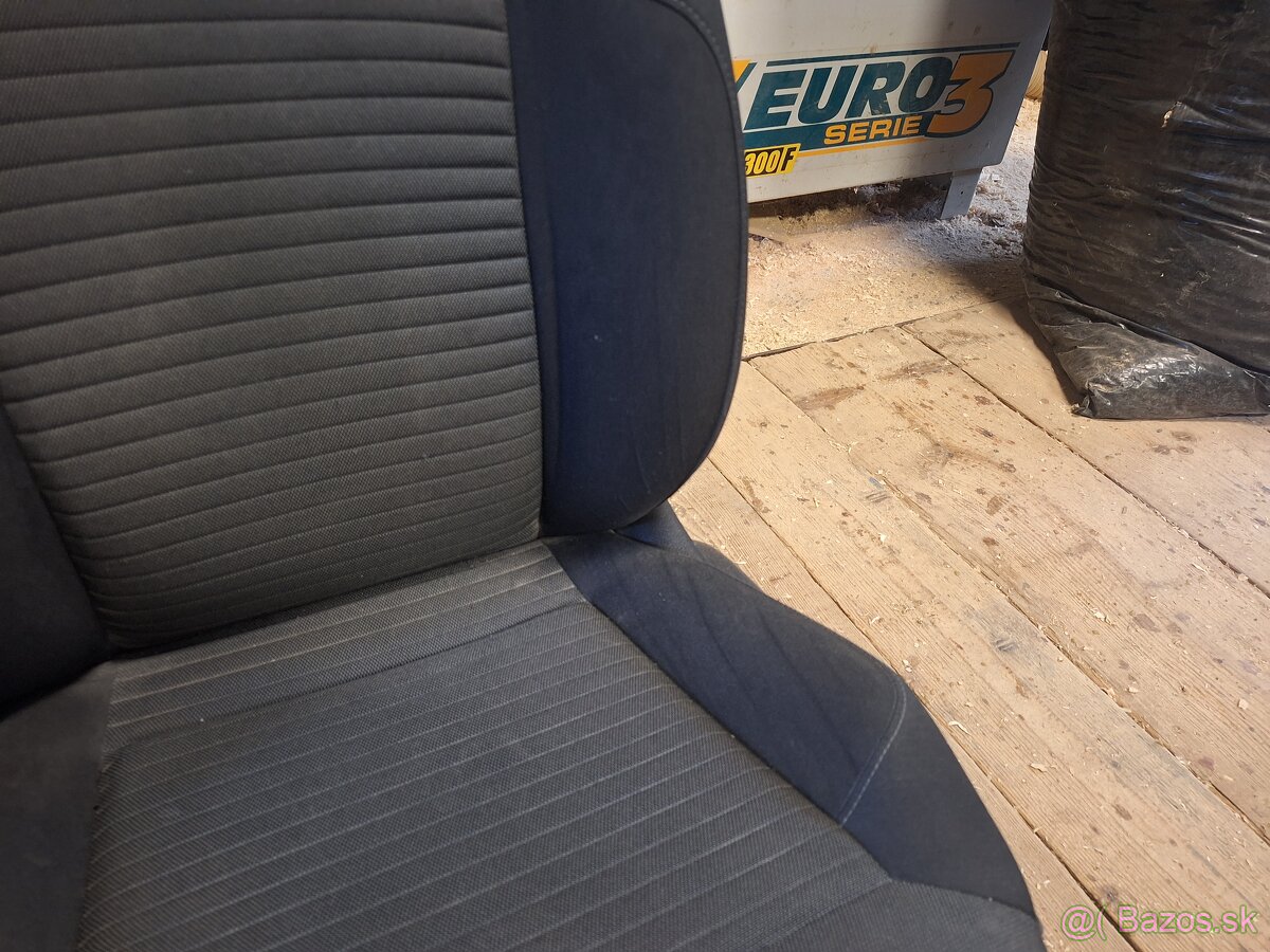 Sedadlá Volkswagen polo 6r - 4