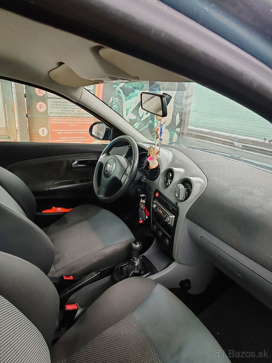 Predám Zachovalé Auto - 4