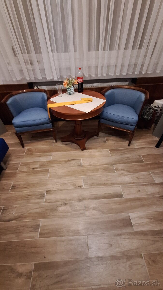 Predam dve kresla so stolikom - 4