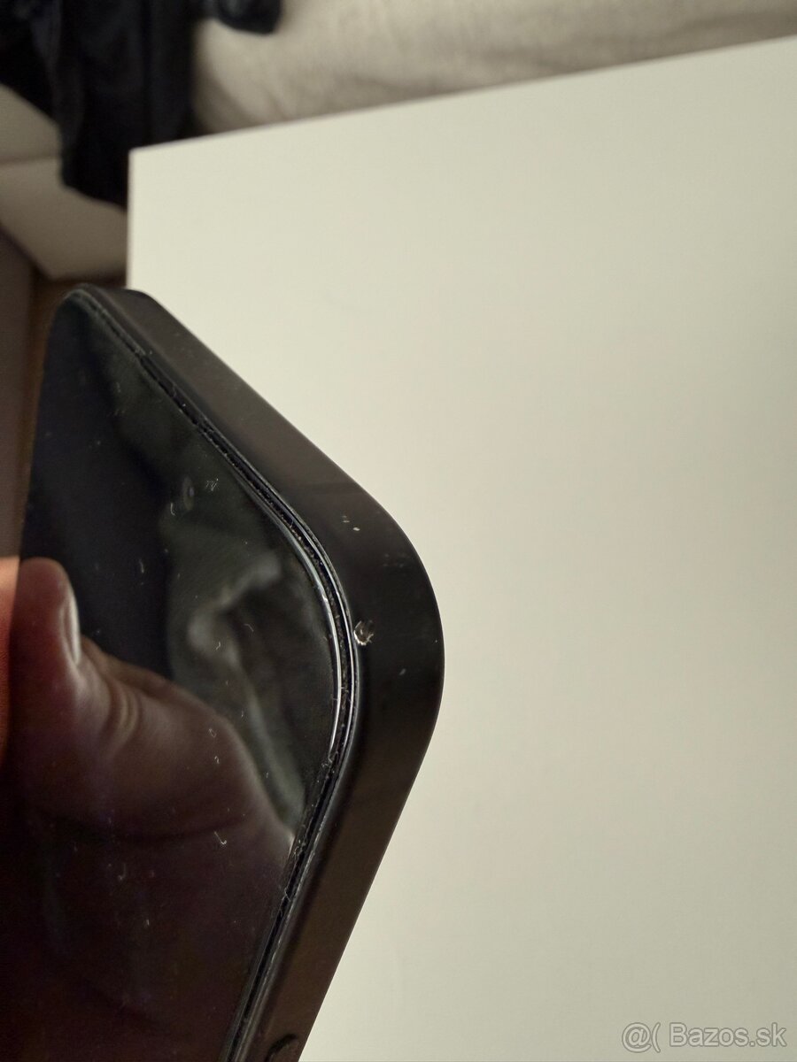 Predám Iphone 15 (128GB) - 4