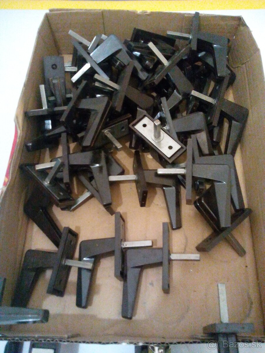 Okenné klučky okno - 4