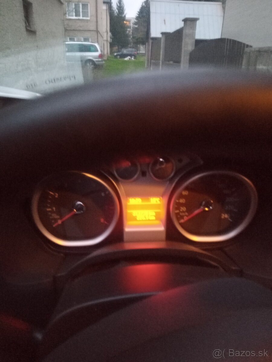 Ford FOCUS combi 1,6 LPG, r.v 2011 - 4