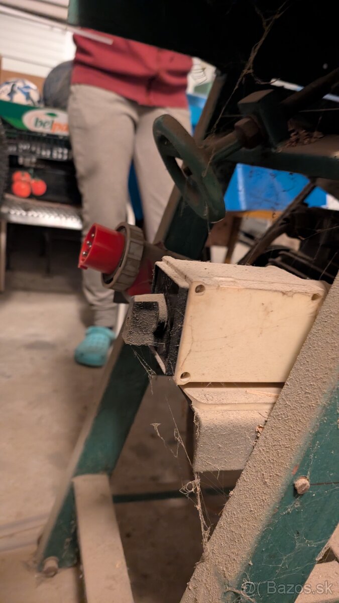 Hobľovačka na drevo - 4