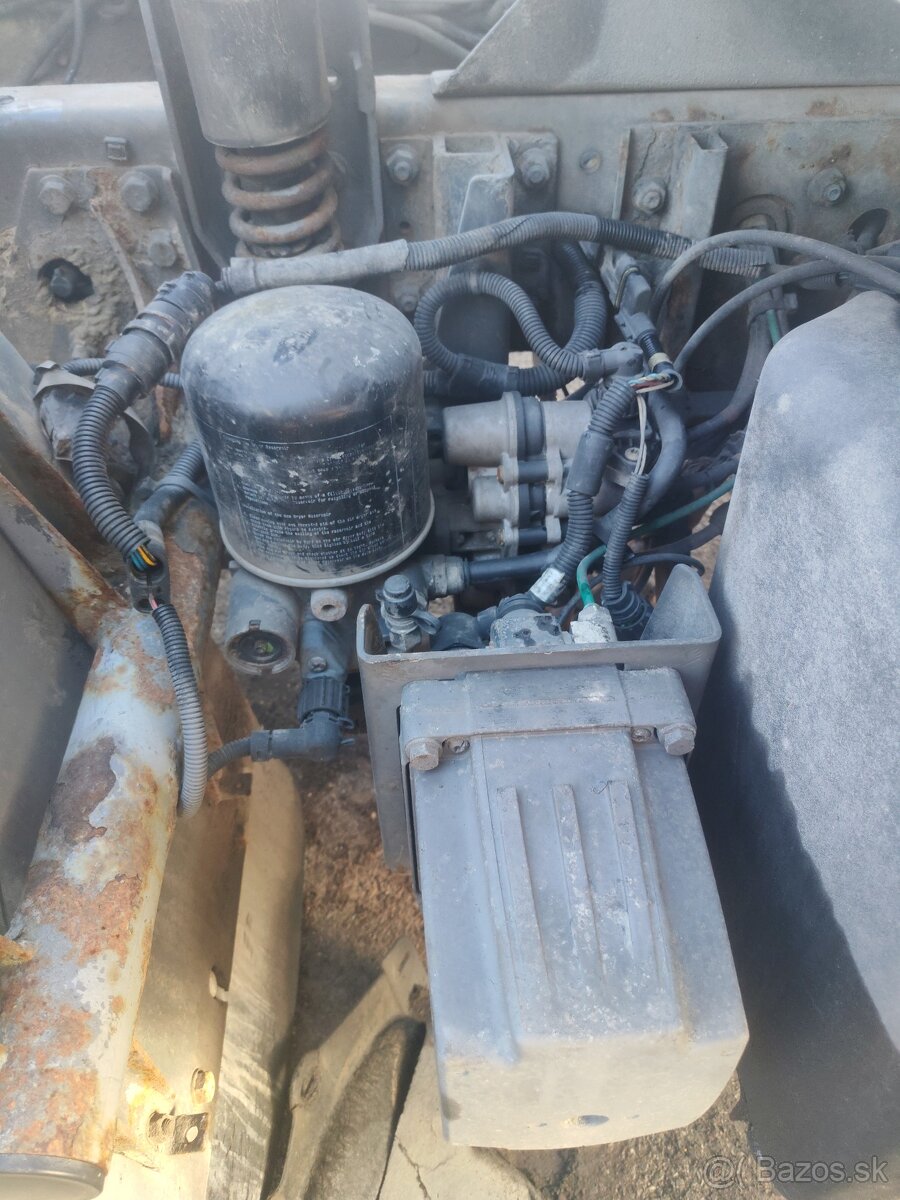 DAF LF 45 250 náhradné diely v celku - 4