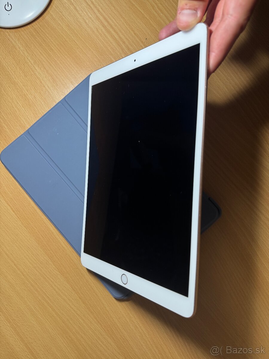 iPad Air 3 64gb iOS 18 - 4